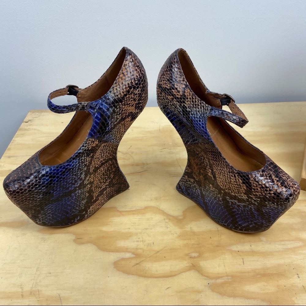 Jeffrey Campbell Night Walk Snake Print Size 6